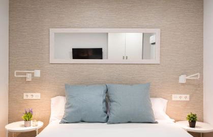 Estudio Deluxe en Jardines del Triunfo - Granada - Foto 1