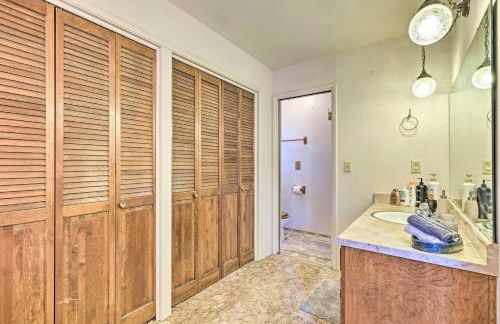 Home with Serene Deck in Twain Harte! - Foto 16