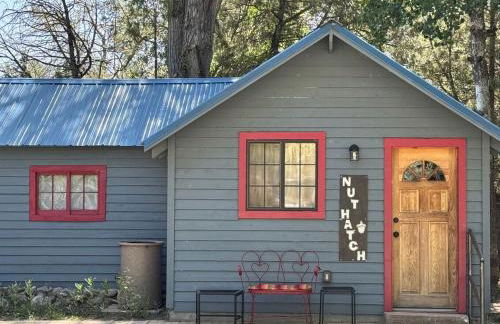 Cozy Rustic Cabin with Riverside Patio on the Pecos River – Pecos, New Mexico - Foto 6