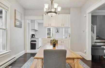 Blue & Gold Retreat sleeps 14 Minutes from ND - Photo 17