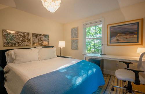 Stylish lake home with private beach, dock and firepit for swimming, kayaking, hiking - Foto 31