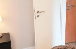 2x Monteurwohnung 1x 2 kleine Einzelzimmer 1x Doppelbett und Schlafcouch im Wohnbereich - Foto 7