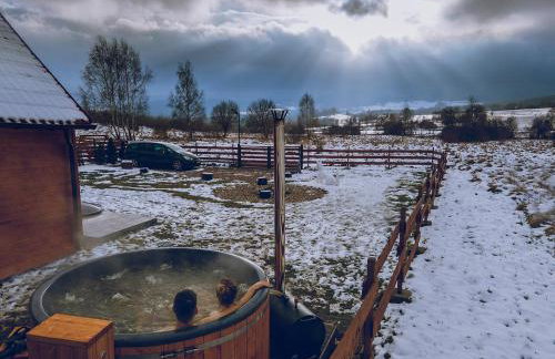 Drewniane domki z prywatnym jacuzzi i widokiem na Góry - Klimatyczny Kompleks w Górach Izerskich #Widogruszka - Photo 26