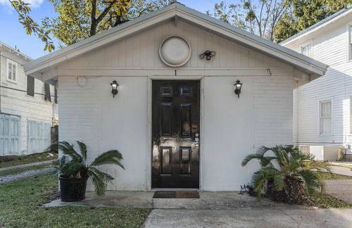 Old Dauphin Way Historic Home - Unit 1 - Photo 1