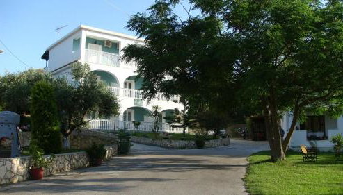 Smile's Studios - Photo 3, Garden