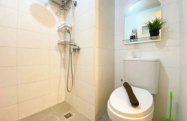 Good And Homey Studio At Candiland Apartment - Photo 9