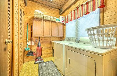 Spacious Syracuse Getaway with Waterfront Deck! - Foto 31