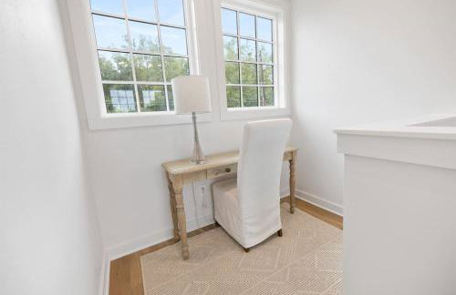 Chandeluer Shore 9 - Steps to Beach, Pet-Friendly, Pool, Fast WiFi - Foto 21