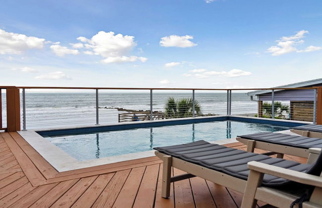 Oceanfront w/ Pool, Panoramic Deck Views, 5bdr Folly Ocean Breeze by Avantstay - Foto 46