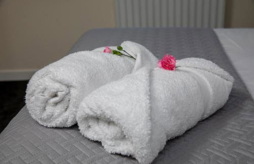 Spacious Luxurious Serviced Accommodation 6 - Photo 55