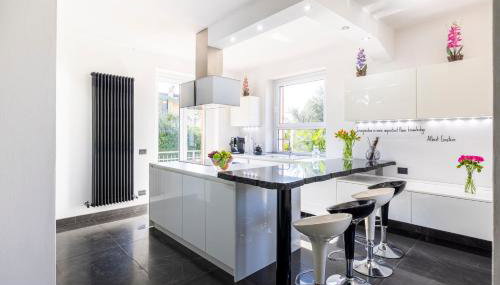 k10 Luxury House, Pool, Jacuzzi, Gym, Sauna, Private garden - Foto 5