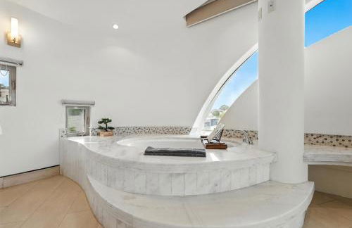 The Wave House! Custom Gem with Panoramic Views, Fire Pit, BBQ, Pool Table - Foto 77