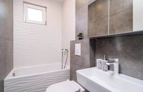 Luxury Villa Emma with Private Pool - Foto 50