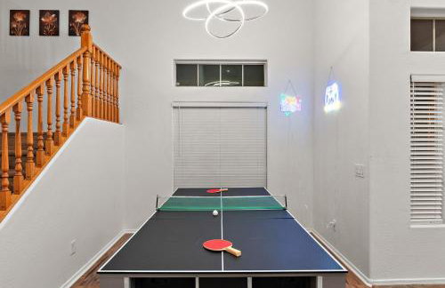 Serenity Splash Upscale Stay Pool Game Lounge - Foto 32