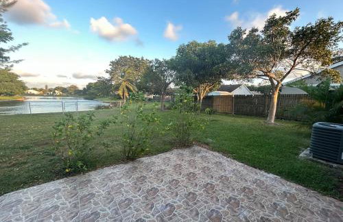 Master Bedroom w Pvt Bath in shared home - Foto 37