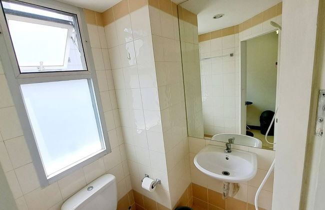 5B - 2 Bedroom Downtown Apartment With Shared Pool - Photo 19