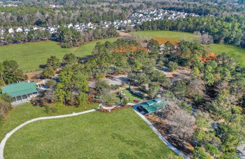 Coastal Home with Yard Less Than 1 Mi to Old Town Bluffton! - Photo 37