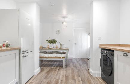 Brand New Luxury Cottage - Garden - Private Parking - Netflix - Coffee Station - Work Desk - Foto 17