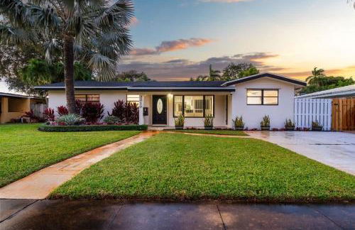 Tropical Getaway - Heated Pool & Patio Retreat - Foto 54