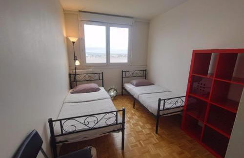 5 mn (450 m) walk Metro/La Defense/Netflix/Parking - Foto 24