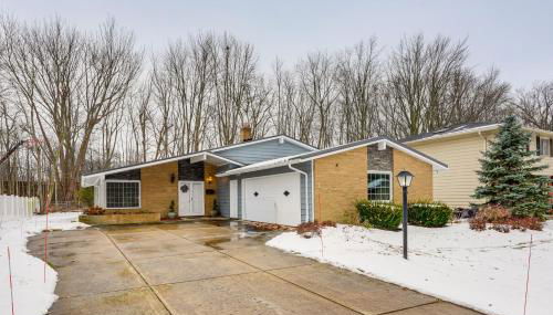 Close to Hospitals and Downtown Cleveland Home - Photo 4