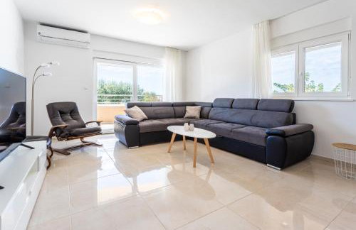 Villa Ana perfect for families with kids and groups,House with heated Pool - Photo 11