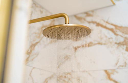 Dragon Suites Luxury Apartments at Rutland Square - Photo 49