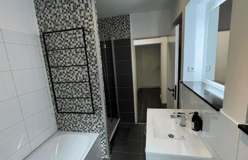 Geräumiges Apartment mit XXL Leinwand I Parkplatz I WiFi - Foto 11