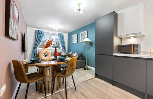 1-Bedroom Luxurious, City Centre, Chic & Stunning Apartment in Southampton, Sleeps 4 - by Blue Puffin Stays - Photo 7