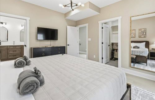 Brand New 4BR house w Patio and skyline views - Foto 20