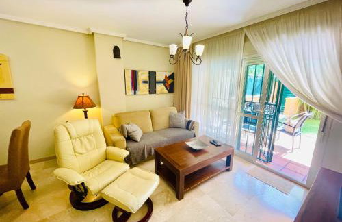 Marbella Dunas de Cabopino 2BR Apartment with private garden, swimingpool and parking - Magnolia Properties - Foto 9