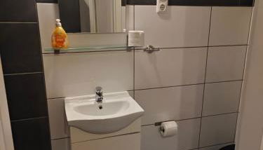 Neu Maisonette Haus jedes Zimmer mit eigenem Bad 7 Betten, Schlafen wie im Hotel mit Einbauküche - Foto 5