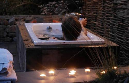 Hut at Nettle and Dock - Foto 25