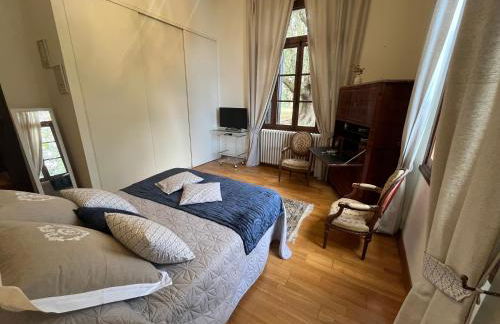 RDC maison de maitre pour 6 personnes avec piscine et jacuzzi - Photo 50