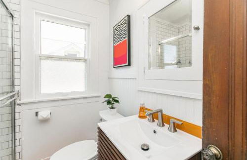 1960s Gem-Close to Downtown And In a Quiet Area - Photo 17