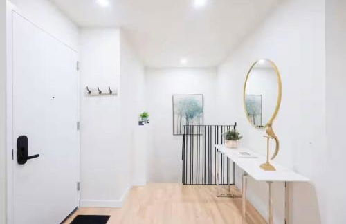 Luxury 2BR Duplex 5min to Central Park - Photo 3