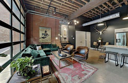 One-Of-A-Kind! Roll Up Garage Door-Pool, Speakeasy - Foto 34