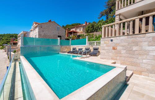 Villa Kadena - Luxury Seaside Villa with Private Heated Pool - Photo 67