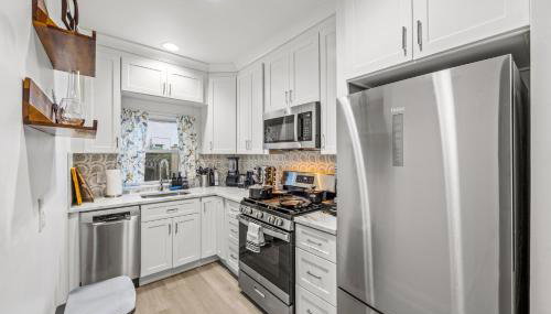 - Free Parking & 5-Min Walk To Metro - Book Now! - Photo 4, dishwasher, pet friendly, toaster