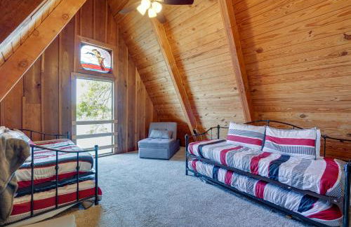 Lakefront A-Frame Cabin with Community Perks - Foto 26