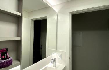 Apartamento moderno com 2 quartos, a 800m da praia Jurerê Internacional - Foto 19