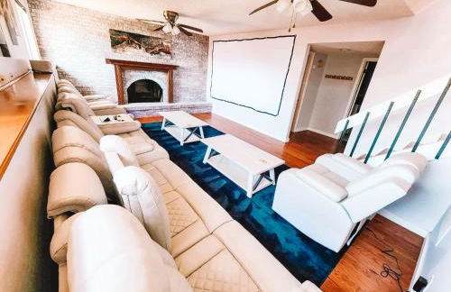 Theater Room Pet Friendly Near AF Academy Peaceful - Foto 1