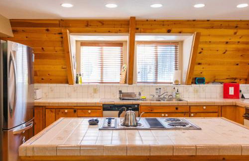 Furnished Deck and Fire Pit Happy Jack Cabin - Foto 13