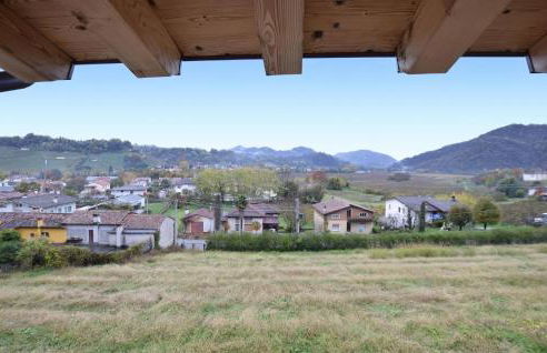 2 Bedroom Lovely Apartment In Premaor - Photo 9