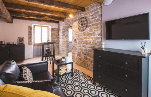 Stunning Apartment In Oprtalj With Wifi - Foto 2