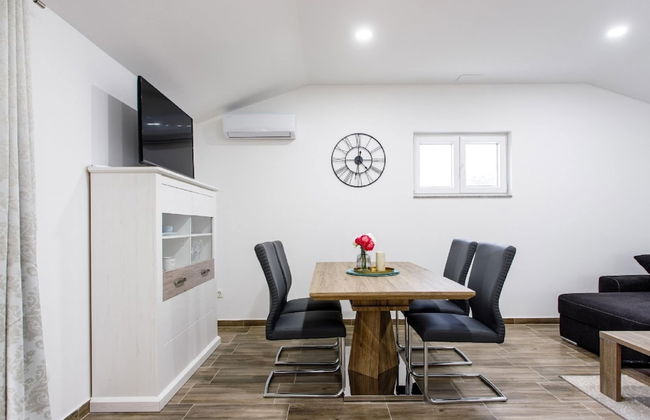 Torine - Capacious Holiday Home in Neorić with Heated Swimming Pool - Foto 18