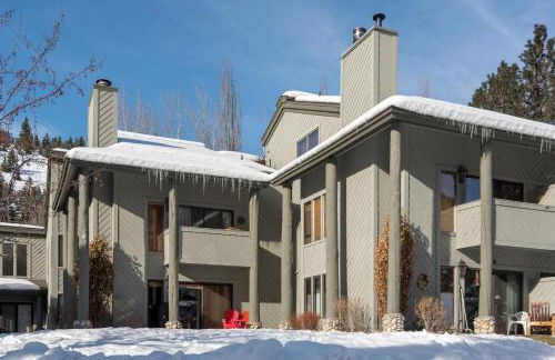 Greyhawk Condo 09 - Photo 27