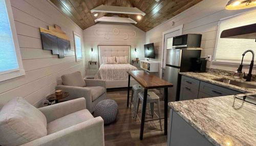 Blissful Nook Tiny Home, Cozy Retreat, Hot Tub, Close to Town, Deep Creek, & Entrance to National Park - Foto 3, minibar