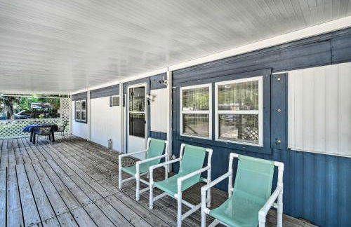 Peaceful Satsuma Escape with Dunns Creek Access - Foto 26