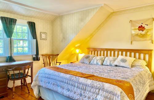 Artful Lodging & Retreats - Photo 7